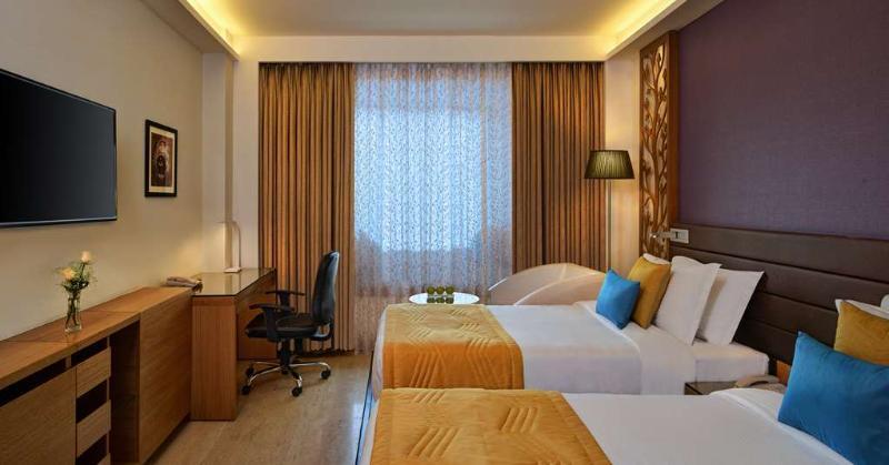 Home2 Suites By Hilton Indianapolis Airport Bagian luar foto