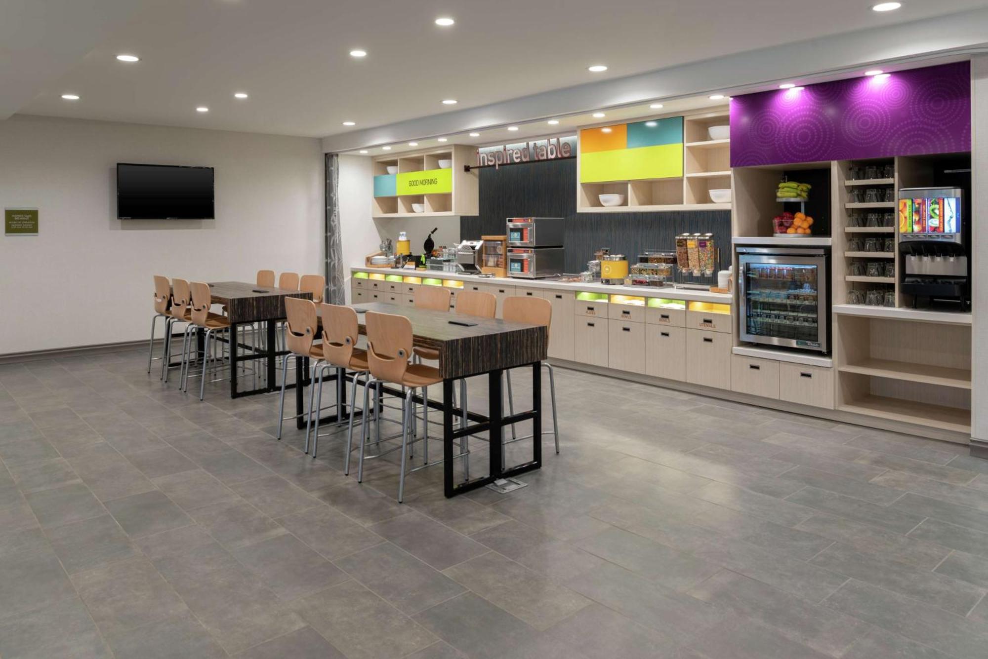 Home2 Suites By Hilton Indianapolis Airport Bagian luar foto