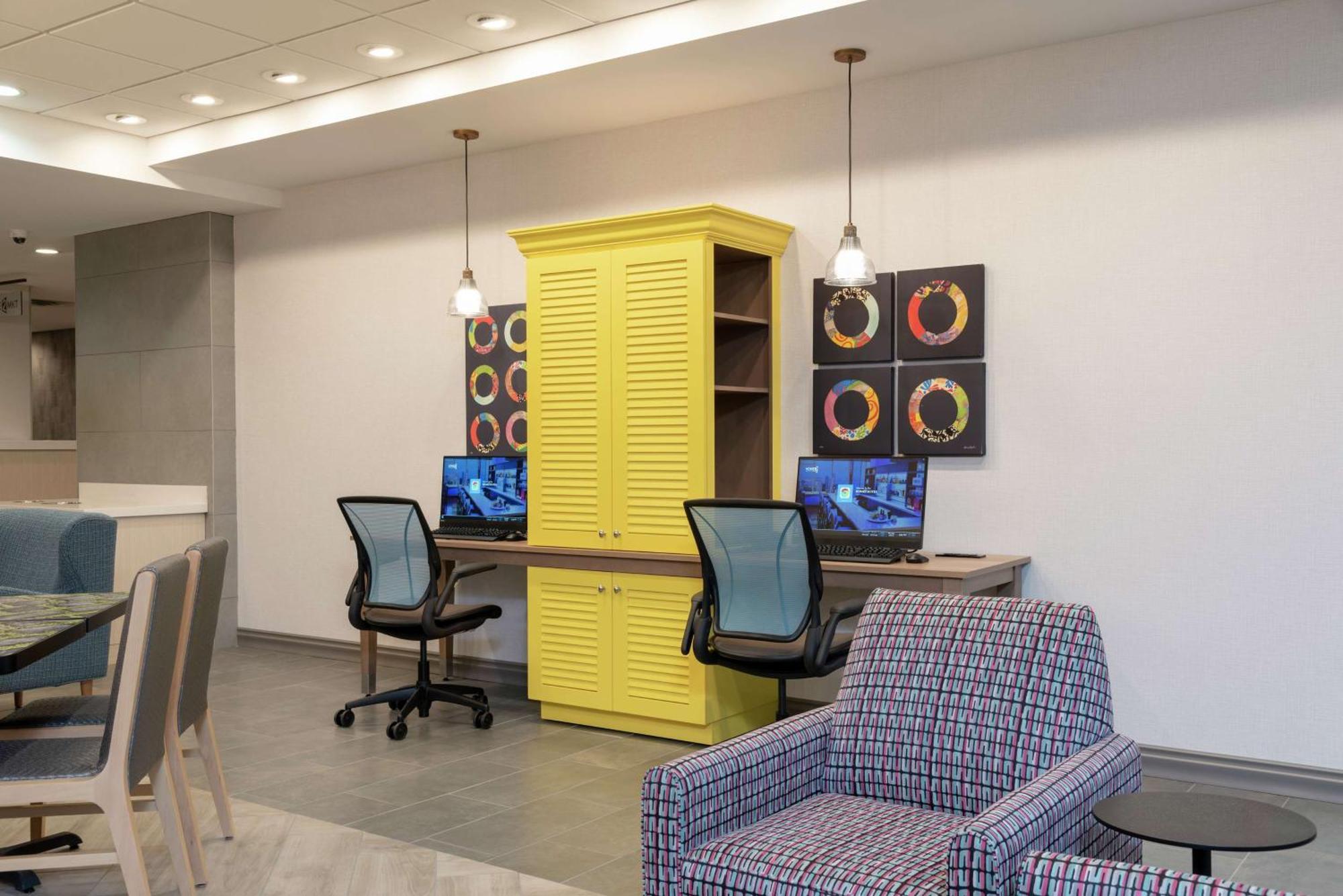 Home2 Suites By Hilton Indianapolis Airport Bagian luar foto