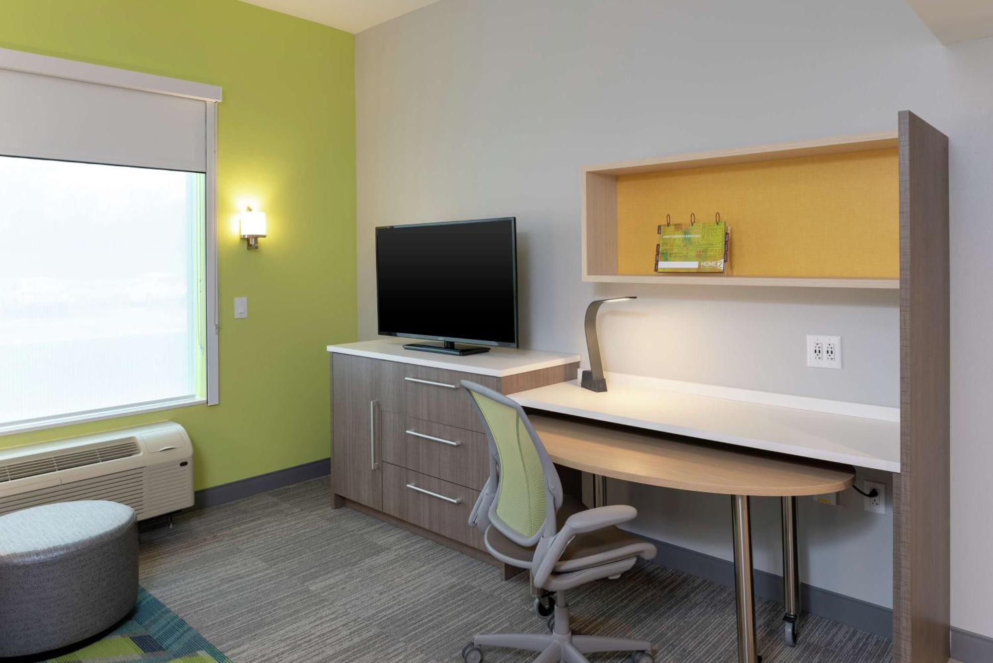Home2 Suites By Hilton Indianapolis Airport Bagian luar foto