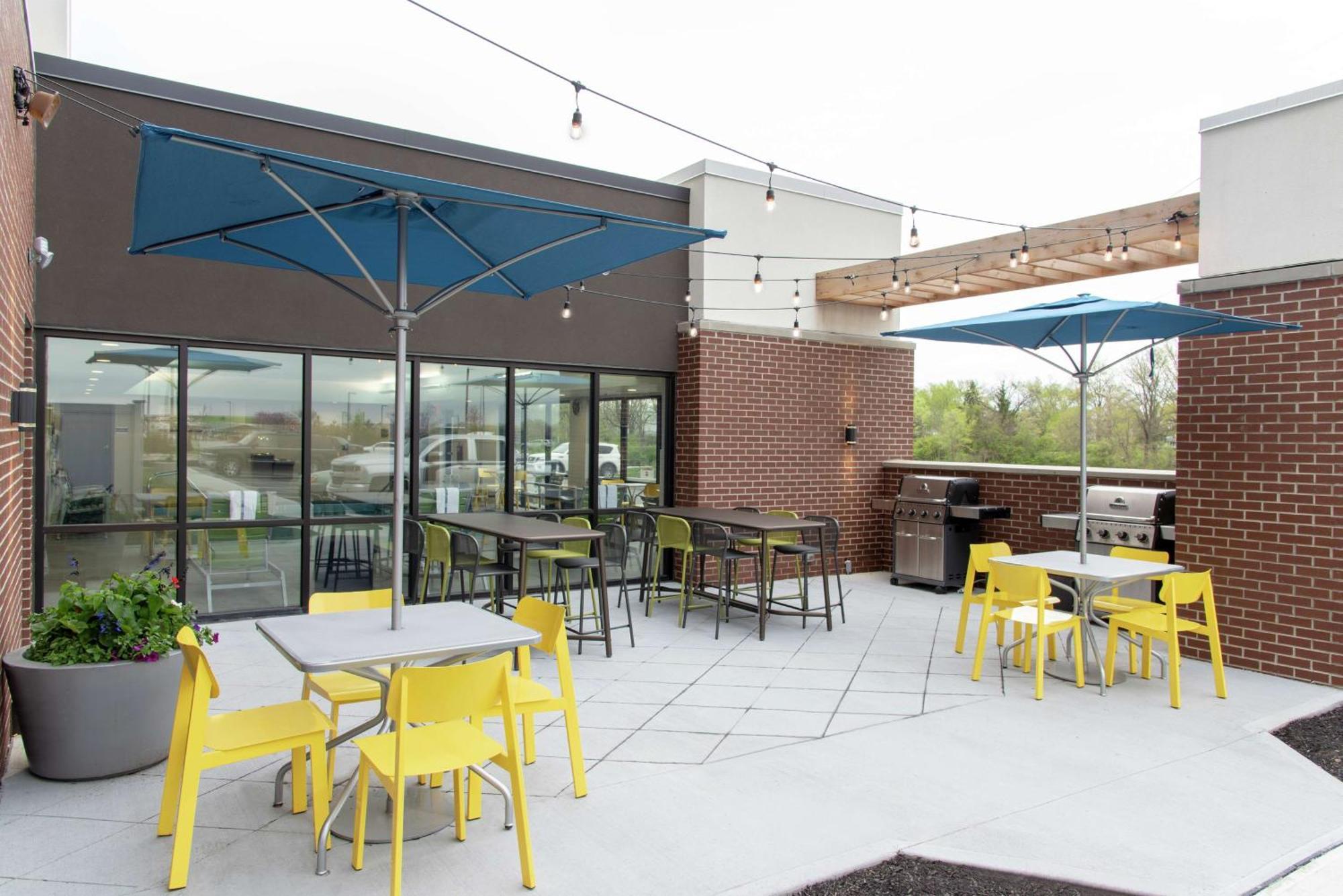 Home2 Suites By Hilton Indianapolis Airport Bagian luar foto
